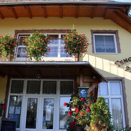 Tengerszem Panzio Bed & Breakfast Bank  Bagian luar foto