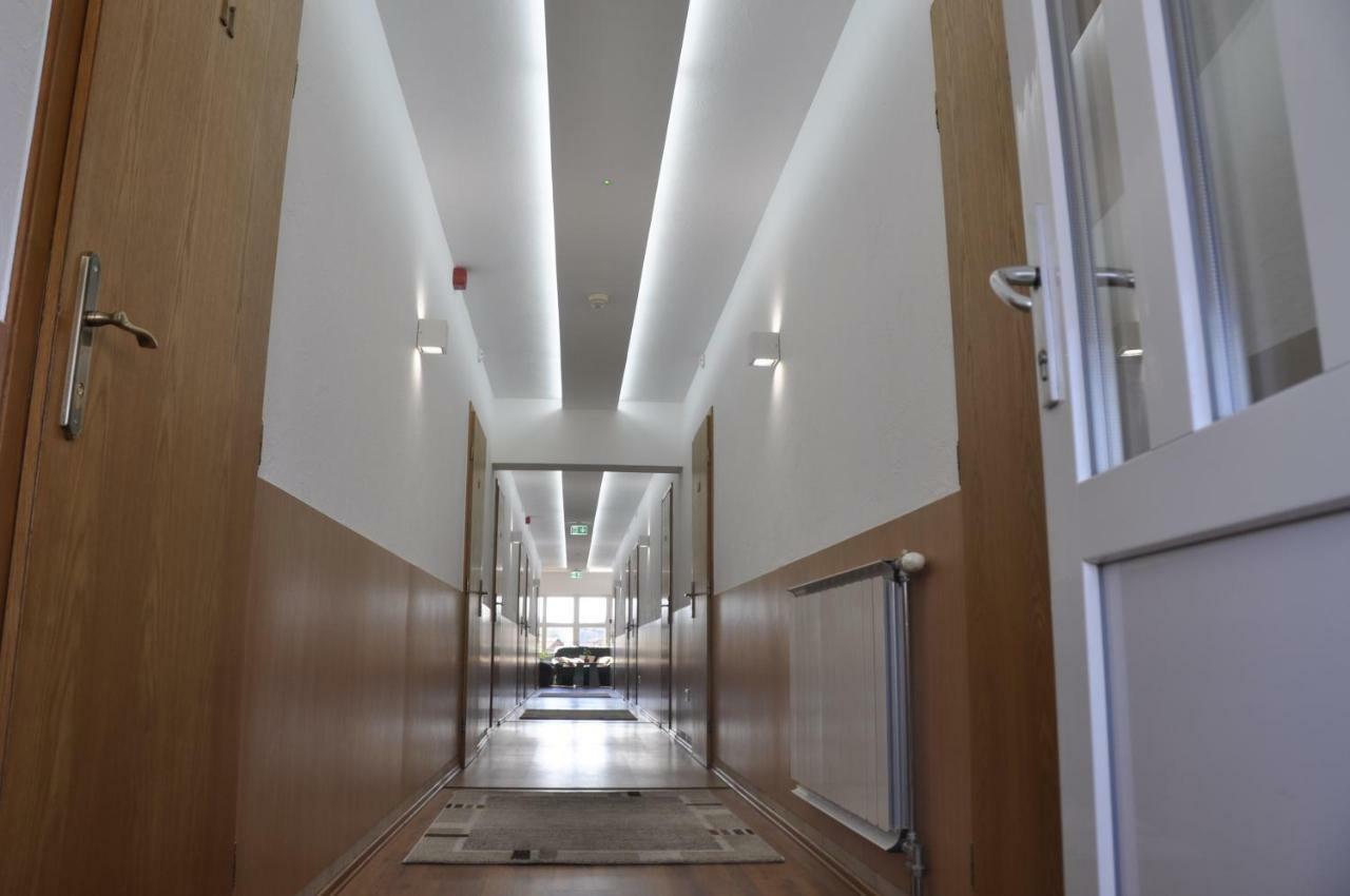 Tengerszem Panzio Bed & Breakfast Bank  Bagian luar foto